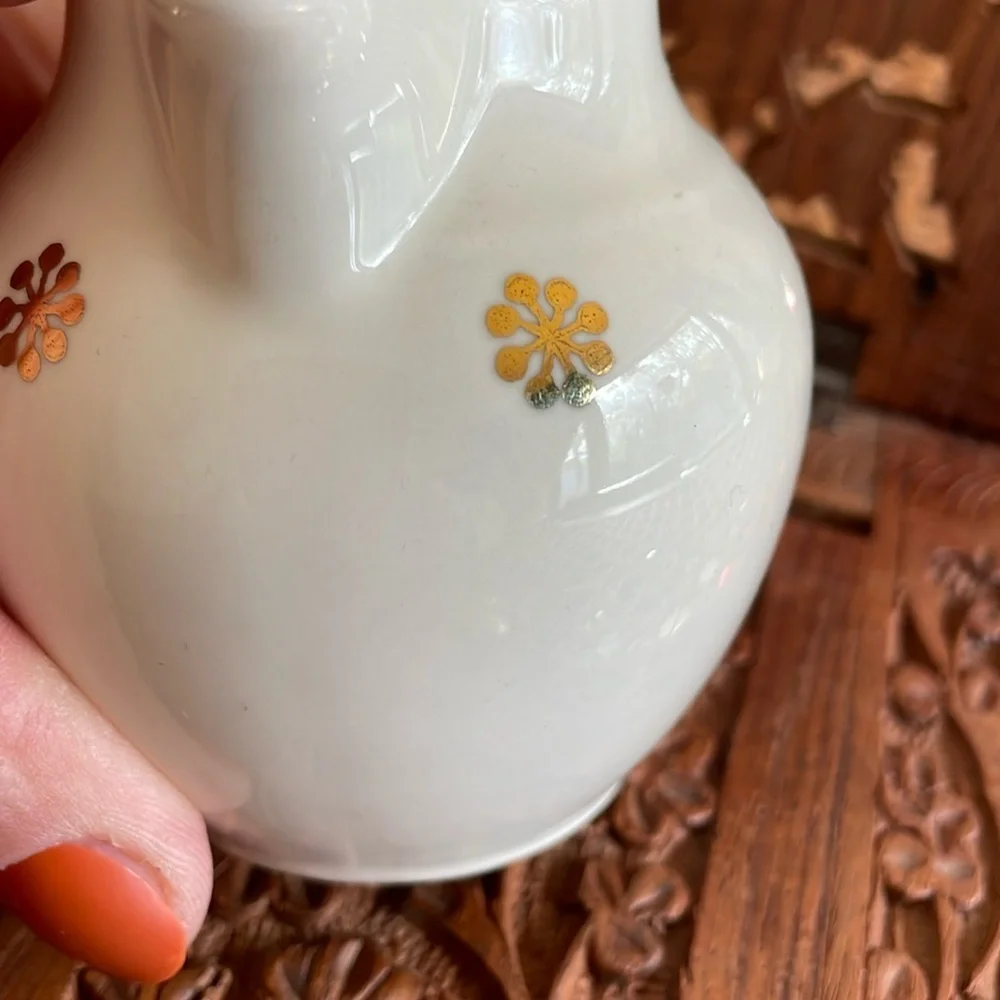 Vintage Hall Ceramic Starburst Ivory Creamer Mini Pitcher Cream Gold 1536 China